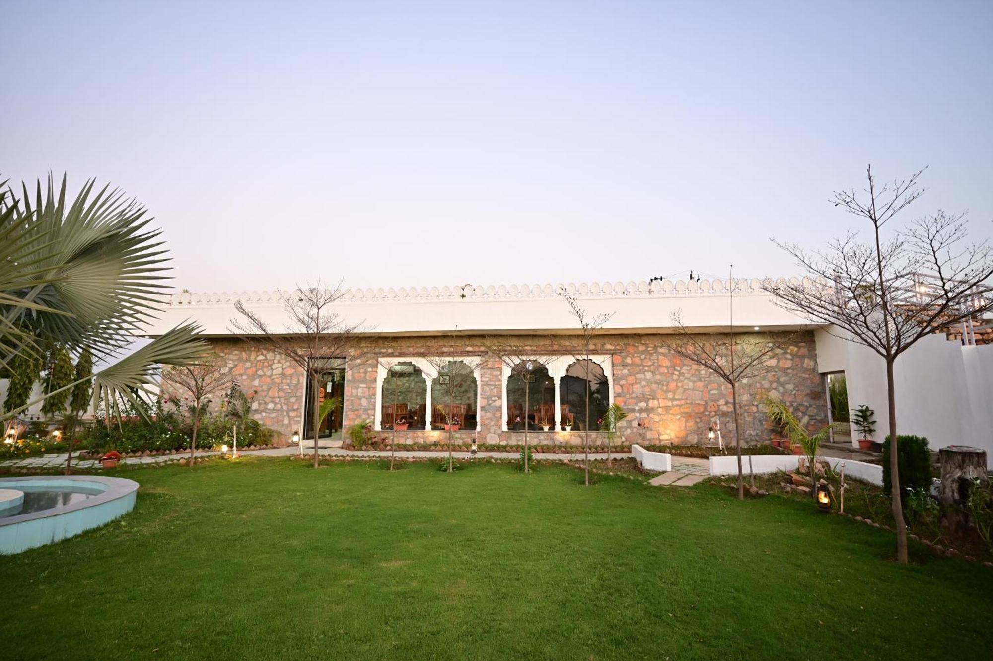 The Castle Crown - Hem Vilas Resort Ranthambhore Sawai Madhopur Εξωτερικό φωτογραφία