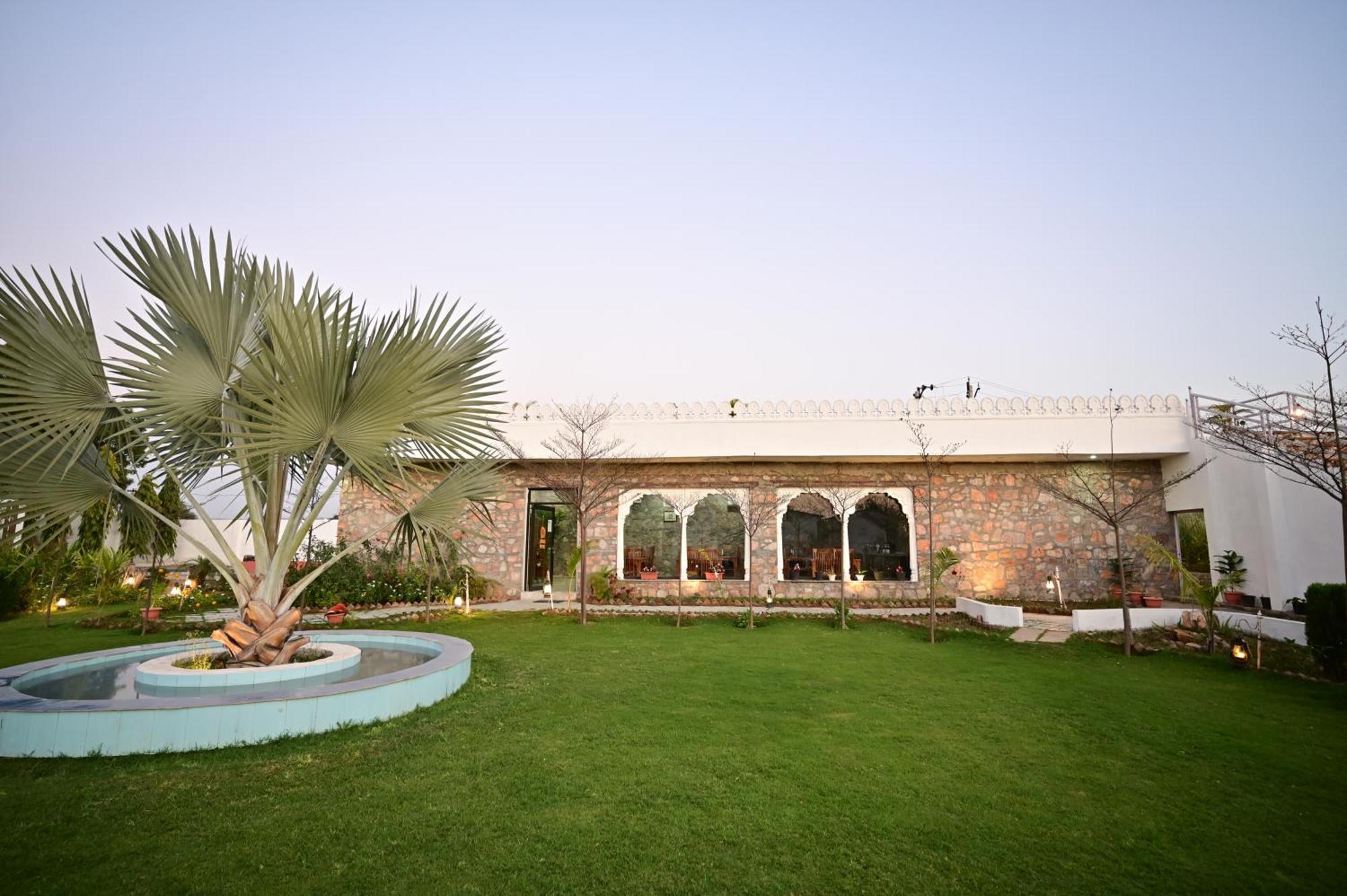 The Castle Crown - Hem Vilas Resort Ranthambhore Sawai Madhopur Εξωτερικό φωτογραφία